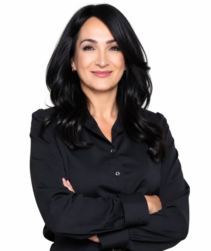 Portrait of Edna Betgovargez